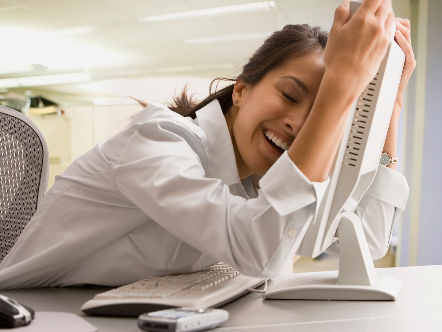 Friday Rally Offers Crypto Markets Relief as Weekly Decline Moderates