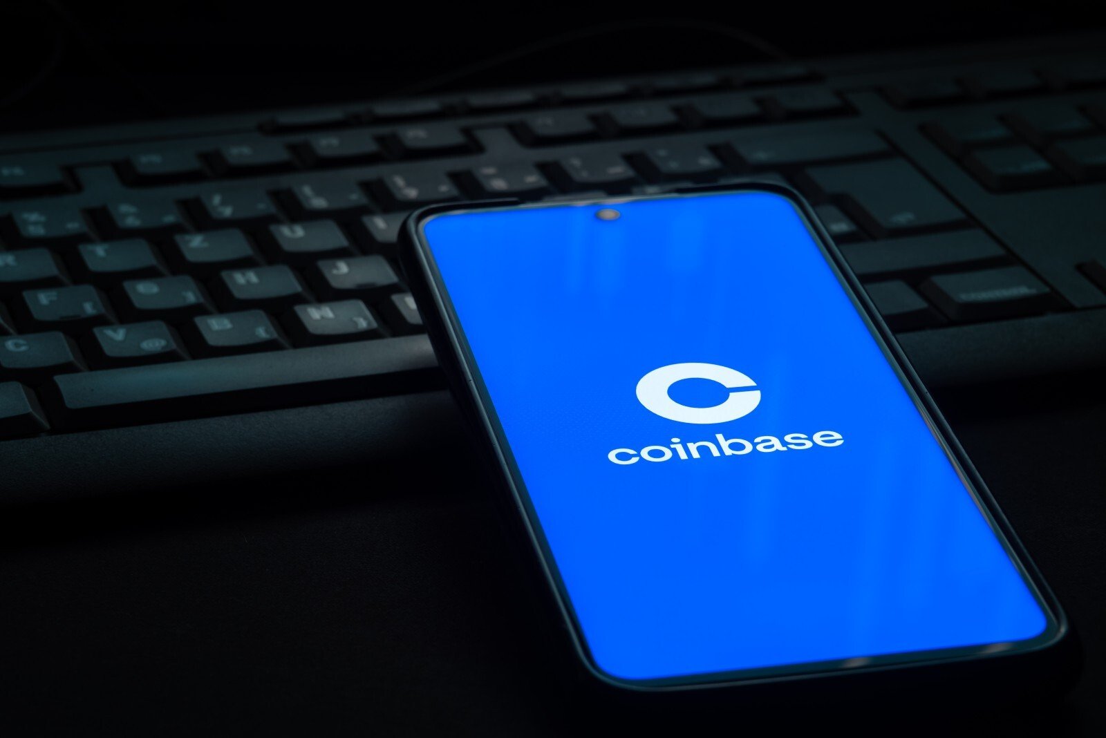 Coinbase Executives and Marc Andreessen Face Multibillion-Dollar Insider Trading Lawsuit